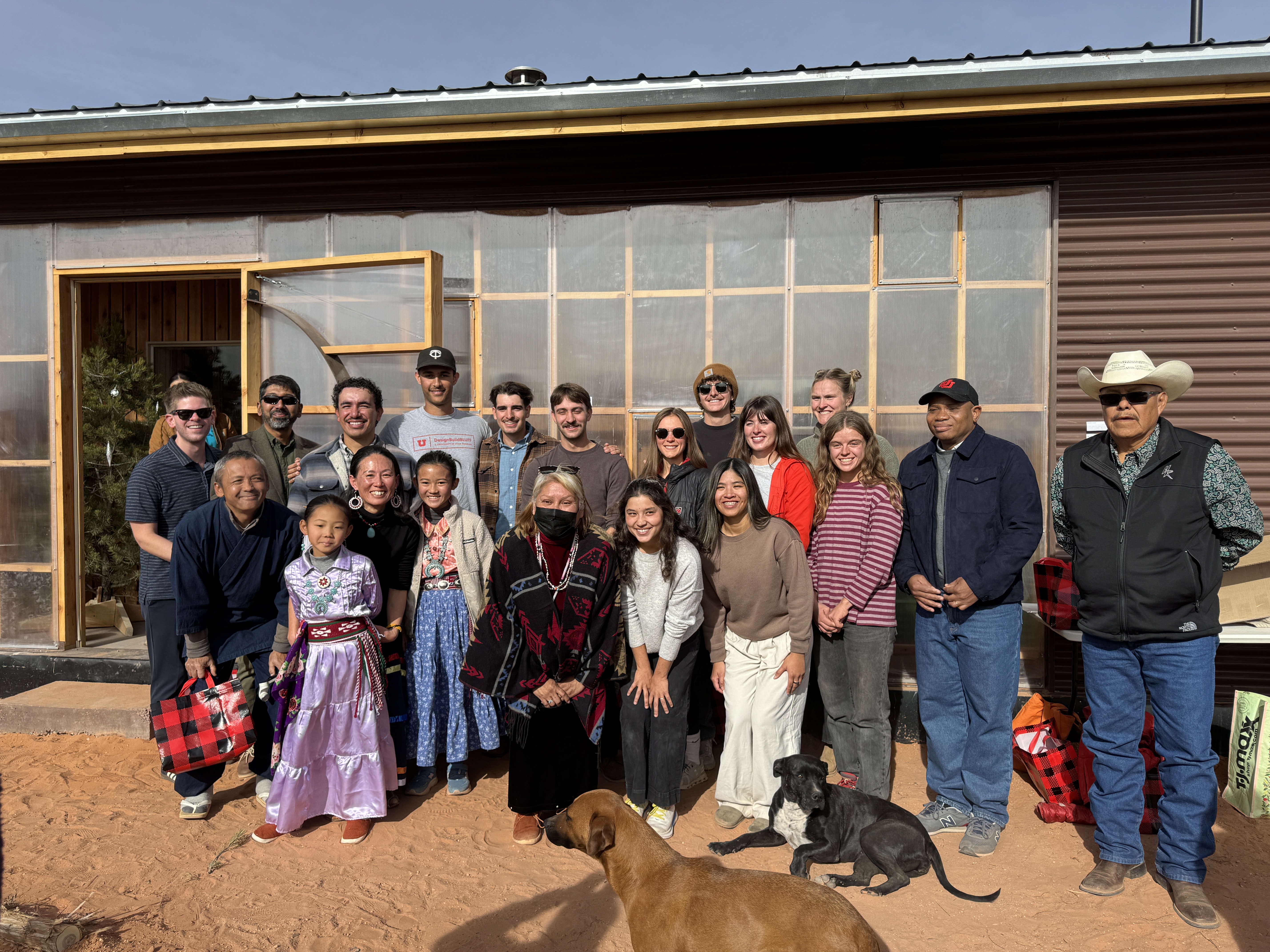 Completion of “Kinform – K’é éí hólǫ́” house - Photo 6